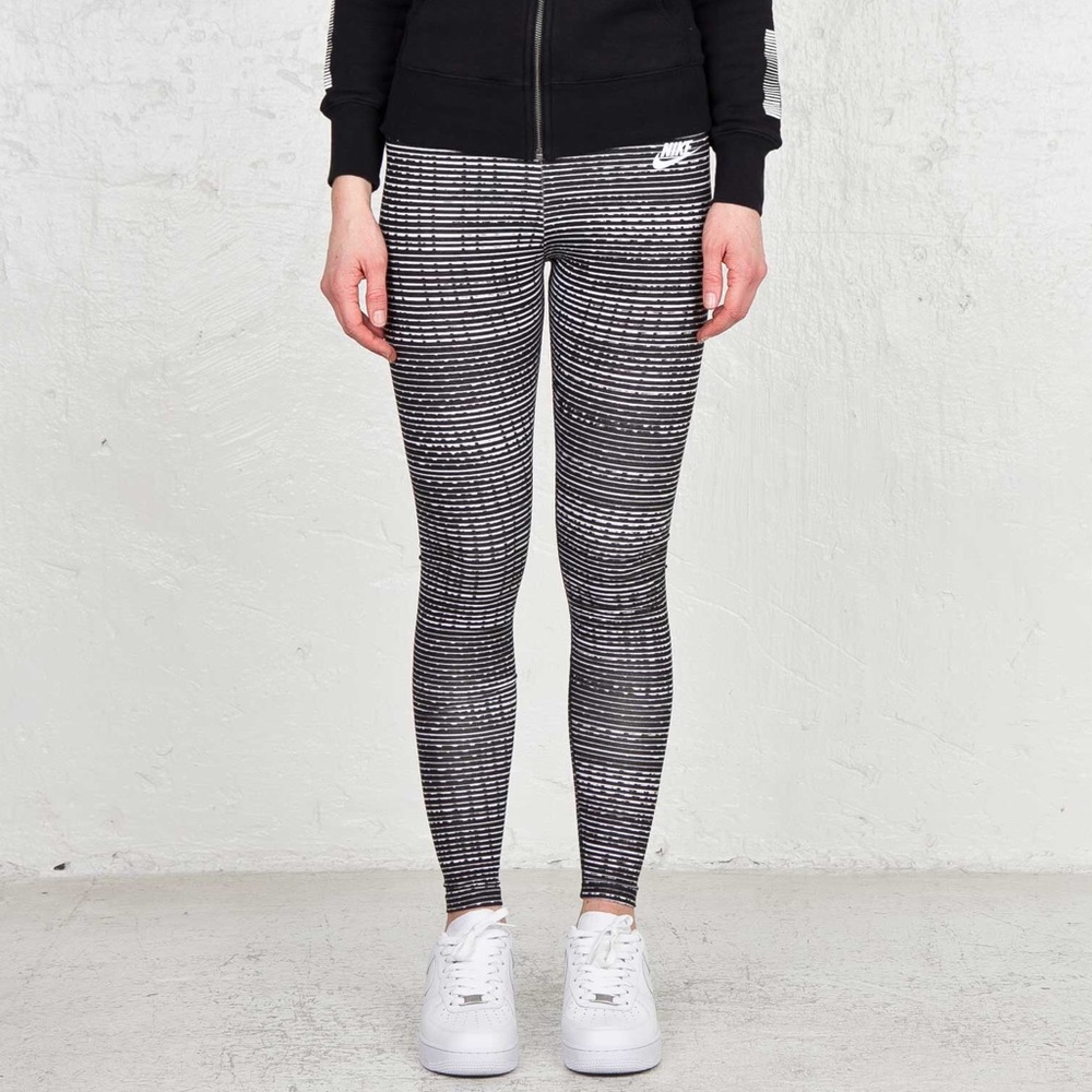 NIKE Leg-A-See Leggings